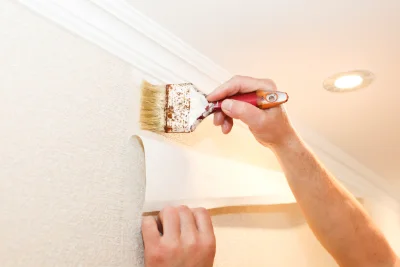 Pose de papier peint à Sainte-Hermine — revêtements muraux et toiles de verre